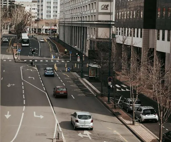 F2 Court Metrage Centre Clermont-fd Appartement